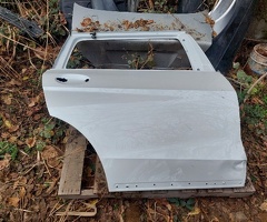 Ban-Kuza hissələr  BMW, BMW X7 2025 qapısı