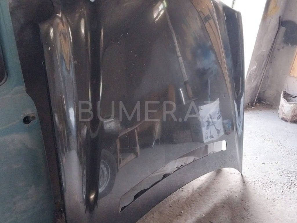 Ban-Kuza hissələr  Mercedes, Mercedes kapotu