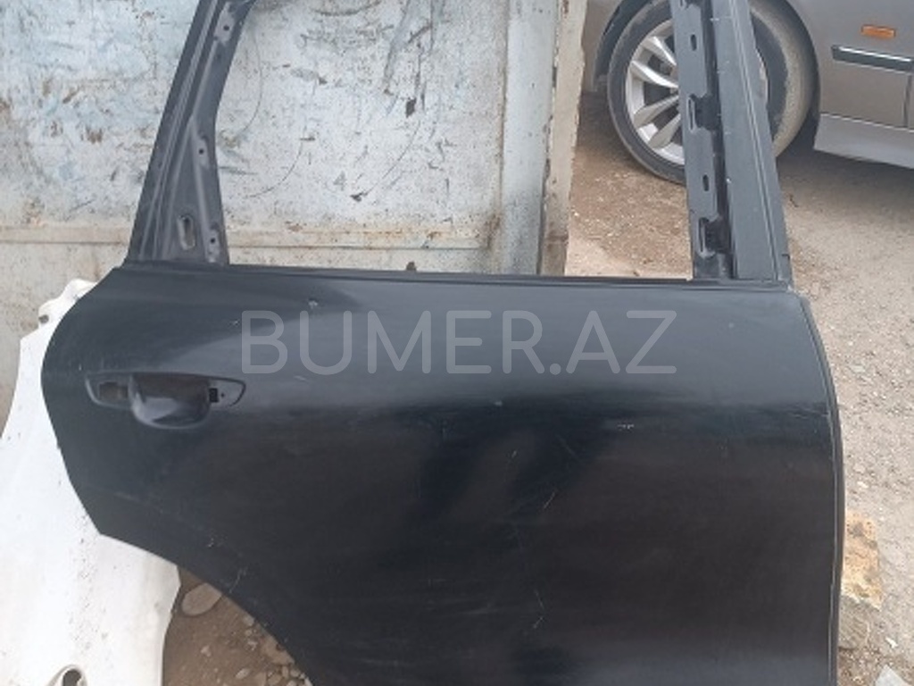 Ban-Kuza hissələr  Volkswagen, Volkswagen Touareg 2011 qapısı