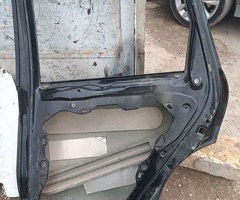 Ban-Kuza hissələr  Volkswagen, Volkswagen Touareg 2011 qapısı