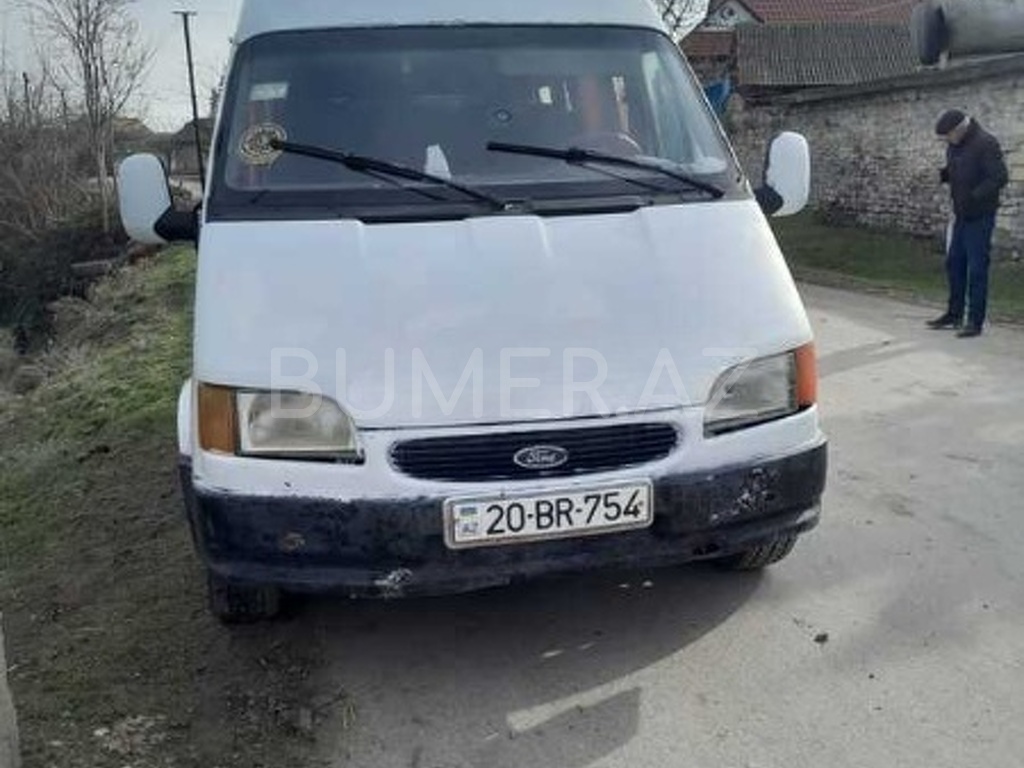 1992, 2.5L, 125000 km, Mexanika