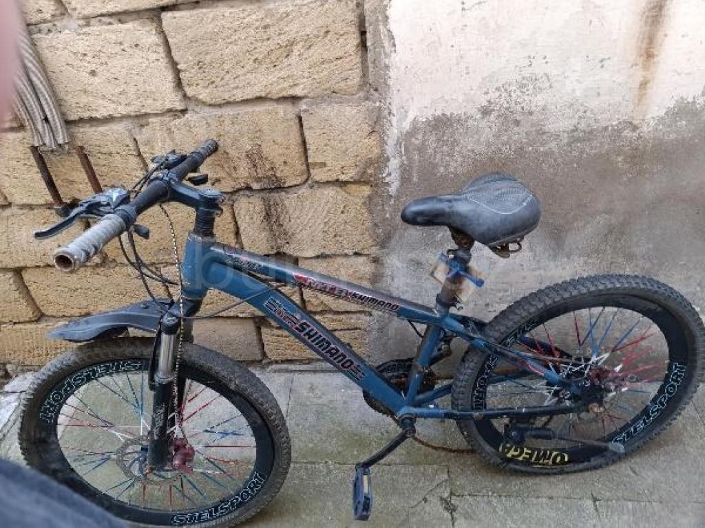 Velosiped. Shimano və Magnum markalı velosipedlər Təcili satılır hər ikisi birlikdə 110 manat . Təzə