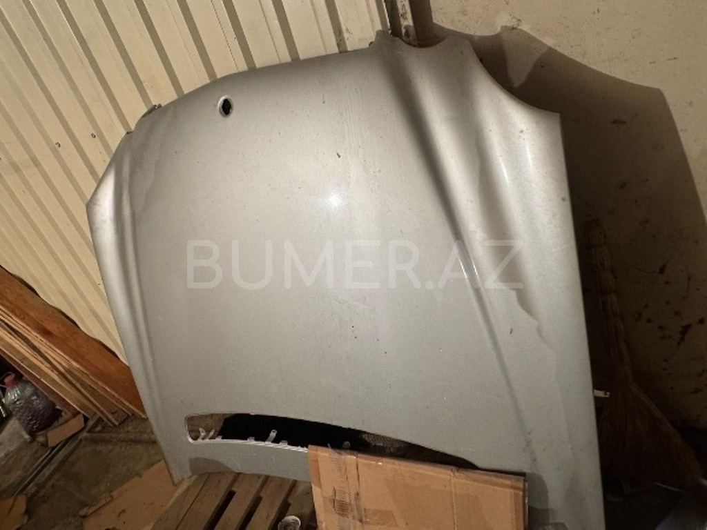 Ban-Kuza hissələr  Mercedes, Mercedes-Benz W211 kapotu