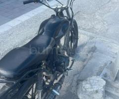 Moped/motosiklet – 108 sm³ - Mühərrik: 4-takt, hava ilə soyudulan, silindr həcmi 108 sm³ (mühərrik ü