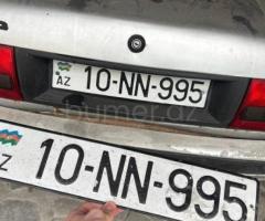 Qeydiyyat nişanı hal-hazırda avtomobilin üzərindədir. Avtomobil Qax rayonundadır və nömrə alan adama