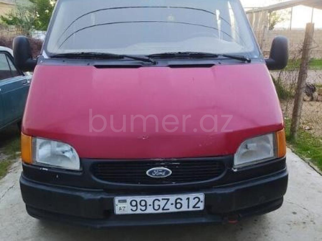 Salam.Maşın 15+1-di.Mator beznomer sadə turbodur,yağ yeməyi,buraxan yeri heçbirşeyi yoxdur.Peredok s