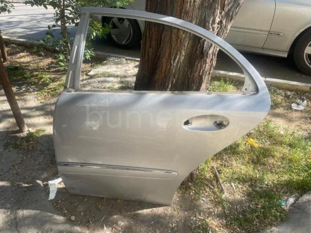 Panarama 211 kuzanın sol arxa qapısı qapı bezkraskadır birdənə fındıq boyda batığı var