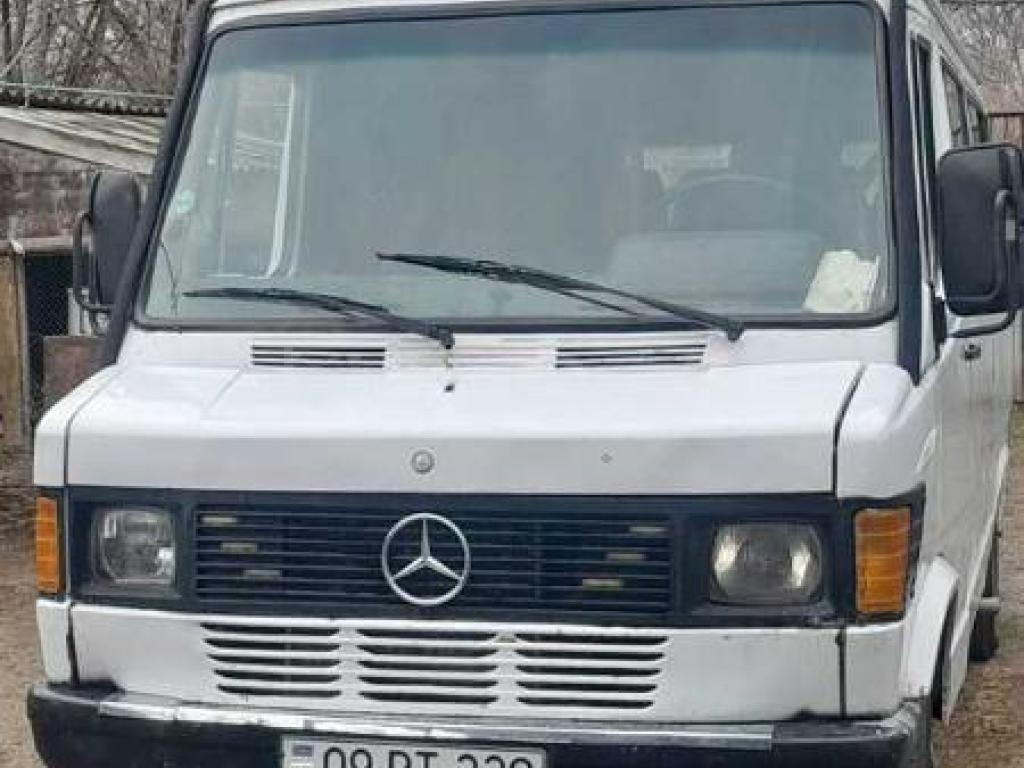Mercedes 208 D 1993 Dizel 85 288000 km Avtobuslar Mexanika