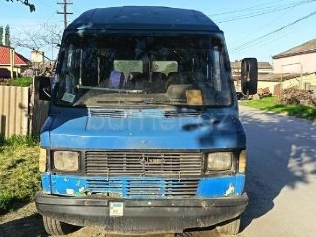 Mercedes 208 D 1994 Dizel 89 350000 km Mikroavtobuslar Mexanika
