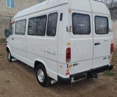 Mercedes 208 D 1994 Dizel 89 446000 km Mikroavtobuslar Mexanika