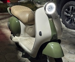 Moped, 2025