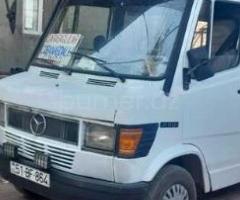 Mercedes 208 D 1998 Dizel 90 500000 km Mikroavtobuslar Mexanika