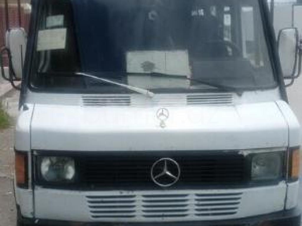 Mercedes 208 D 1992 Dizel 76 98000 km Mikroavtobuslar Mexanika