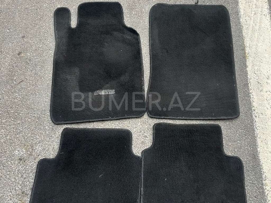 Ban-Kuza hissələr  Mercedes, "Mercedes" ayaqaltıları