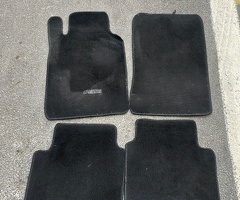 Ban-Kuza hissələr  Mercedes, "Mercedes" ayaqaltıları