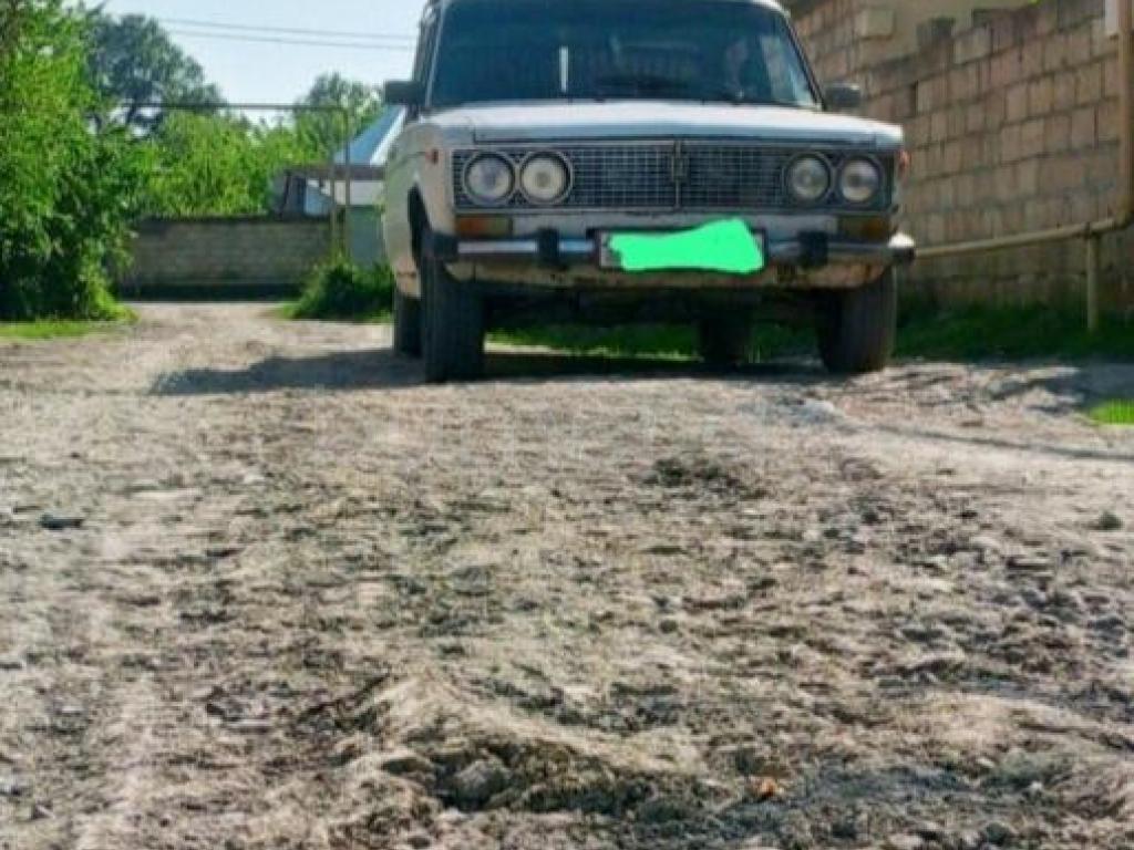 LADA (VAZ) 2103 1975 Benzin 71 Sedan 256580 km Mexanika