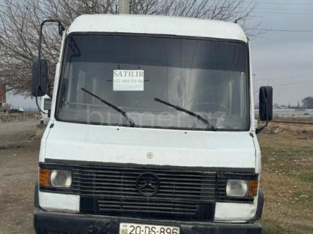 Mercedes 208 D 1992 Dizel 90 360000 km Mikroavtobuslar Mexanika