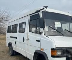 Mercedes 208 D 1992 Dizel 90 360000 km Mikroavtobuslar Mexanika