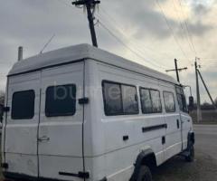 Mercedes 208 D 1992 Dizel 90 360000 km Mikroavtobuslar Mexanika