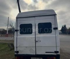 Mercedes 208 D 1992 Dizel 90 360000 km Mikroavtobuslar Mexanika