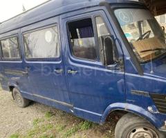 Mercedes 208 D 1992 Dizel 100 877000 km Mikroavtobuslar Mexanika