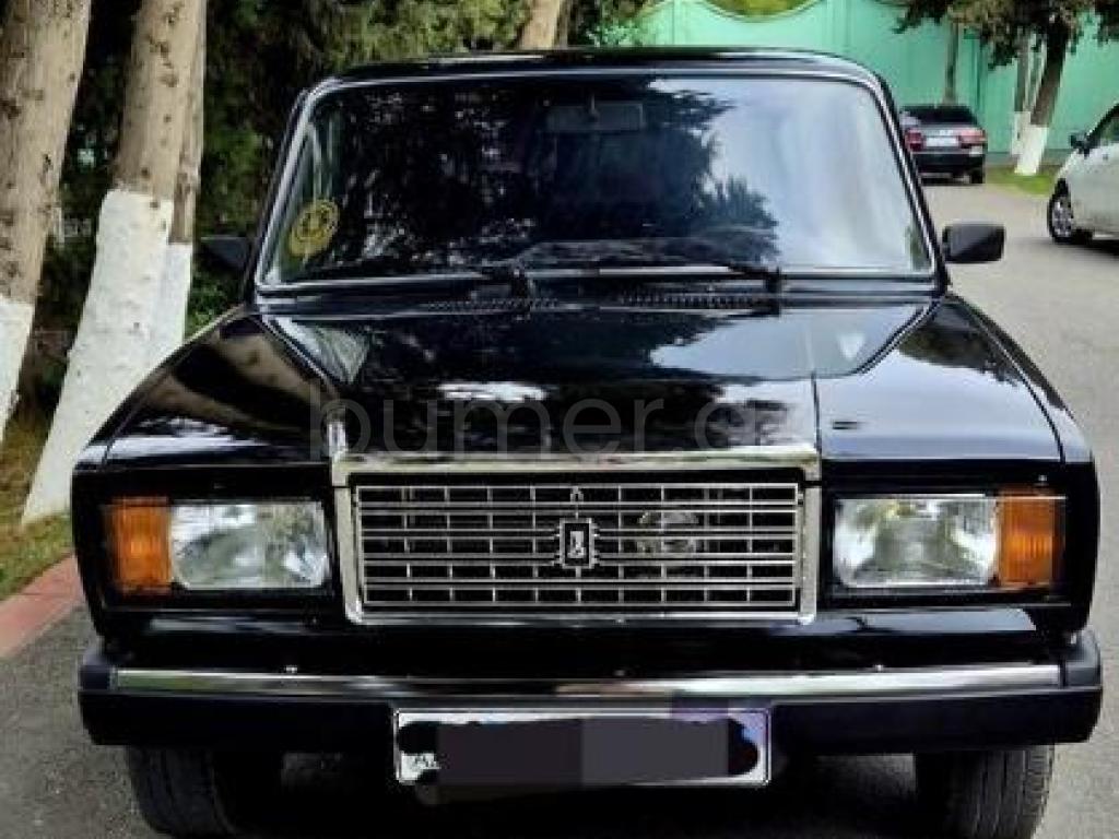 LADA (VAZ) 2107 2010 Benzin 75 Sedan 150000 km Mexanika