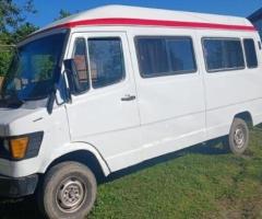 Mercedes 208 D 1992 Dizel 82 300000 km Mikroavtobuslar Mexanika