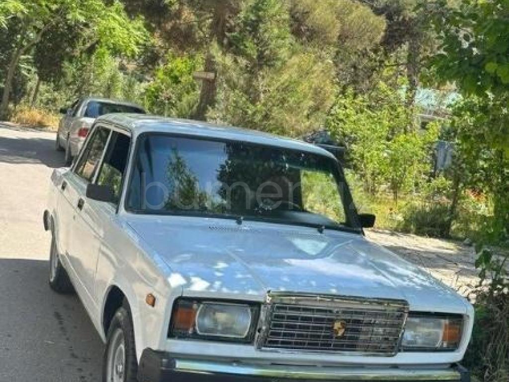 LADA (VAZ) 2107 2008 Benzin 75 Sedan 180000 km Mexanika