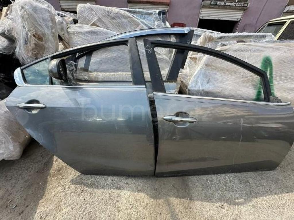 Ban-Kuza hissələr Kia