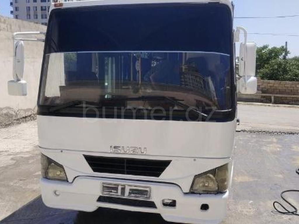 Isuzu NP 37 2009 Dizel 150 370000 km Avtobuslar Mexanika