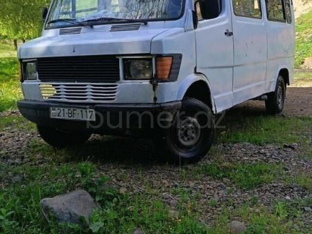Mercedes 208 D 1993 Dizel 100 300000 km Avtobuslar Avtomat