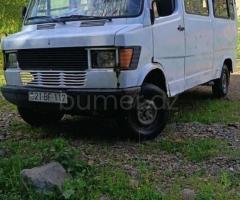 Mercedes 208 D 1993 Dizel 100 300000 km Avtobuslar Avtomat