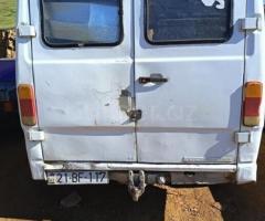 Mercedes 208 D 1993 Dizel 100 300000 km Avtobuslar Avtomat