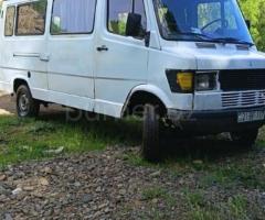Mercedes 208 D 1993 Dizel 100 300000 km Avtobuslar Avtomat