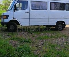 Mercedes 208 D 1993 Dizel 100 300000 km Avtobuslar Avtomat