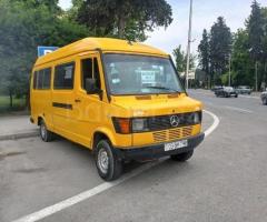 Mercedes 208 D 1991 Dizel 75 124313 km Mikroavtobuslar Mexanika