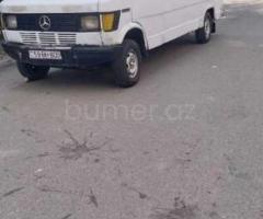 Mercedes 208 D 1991 Dizel 79 300000 km Mikroavtobuslar Mexanika