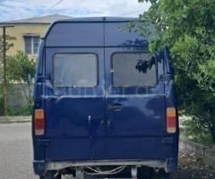 Mercedes 208 D 1992 Dizel 80 500000 km Mikroavtobuslar Mexanika