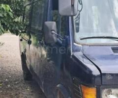 Mercedes 208 D 1992 Dizel 80 500000 km Mikroavtobuslar Mexanika