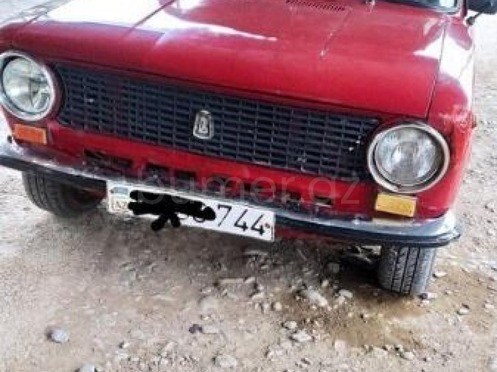 LADA (VAZ) 21011 1984 Benzin 64 Sedan 200000 km Mexanika