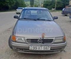 Opel Astra 1996 Benzin 100 Sedan 410000 km Avtomat