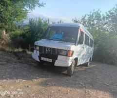 Mercedes 208 D 1994 Dizel 100 570000 km Mikroavtobuslar Mexanika