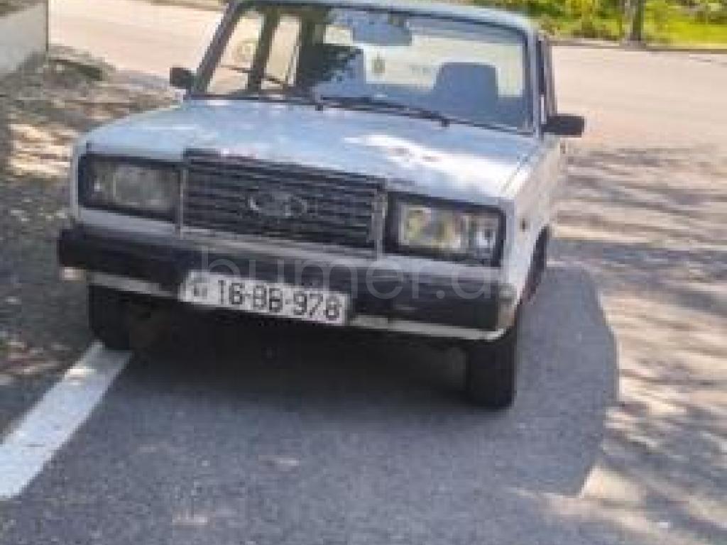 LADA (VAZ) 2107 2000 Benzin 75 Sedan 49500 km Mexanika