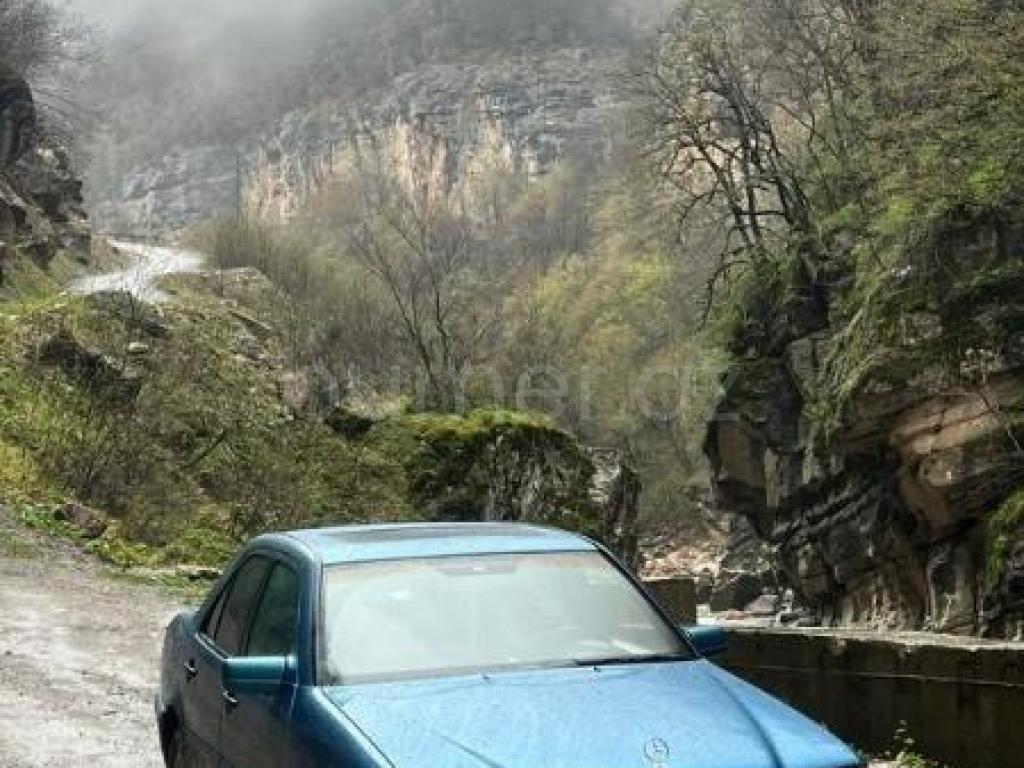 Mercedes C Class C 180 1999 Benzin 122 Sedan 299999 km Avtomat