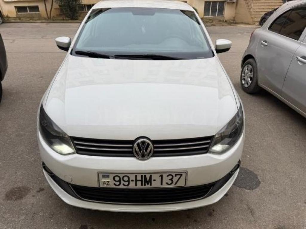 Volkswagen Polo 2015 Benzin 110 Hetçbek 221300 km Avtomat