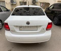 Volkswagen Polo 2015 Benzin 110 Hetçbek 221300 km Avtomat