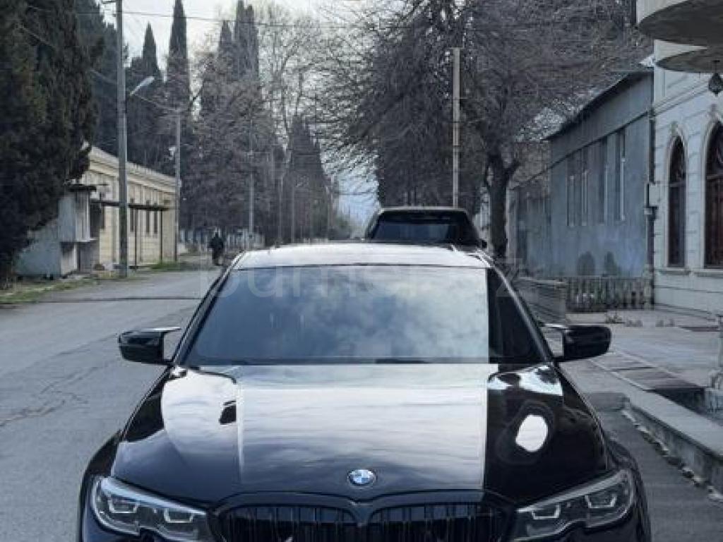 BMW 3-series 330 2019 Benzin 258 Sedan 120000 km Avtomat