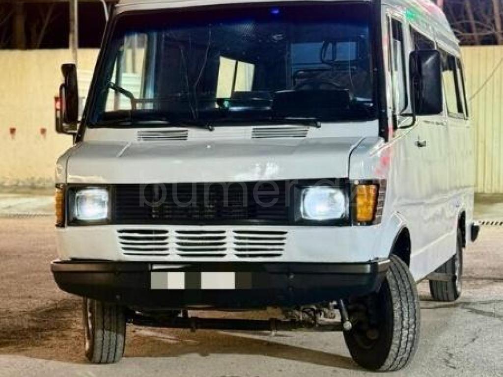 Mercedes 208 D 1992 Dizel 100 651000 km Mikroavtobuslar Mexanika