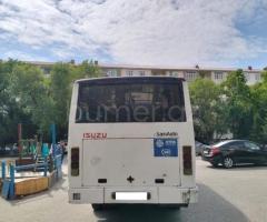 Isuzu NP 37 2008 Dizel 177 350000 km Avtobuslar Mexanika