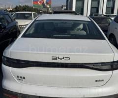 BYD Seal 2025 Plug-in Hibrid 220 Sedan km Avtomat